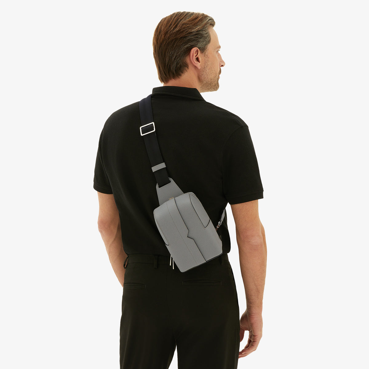 Vライン ワンショルダー バックパック ミニ – Valextra