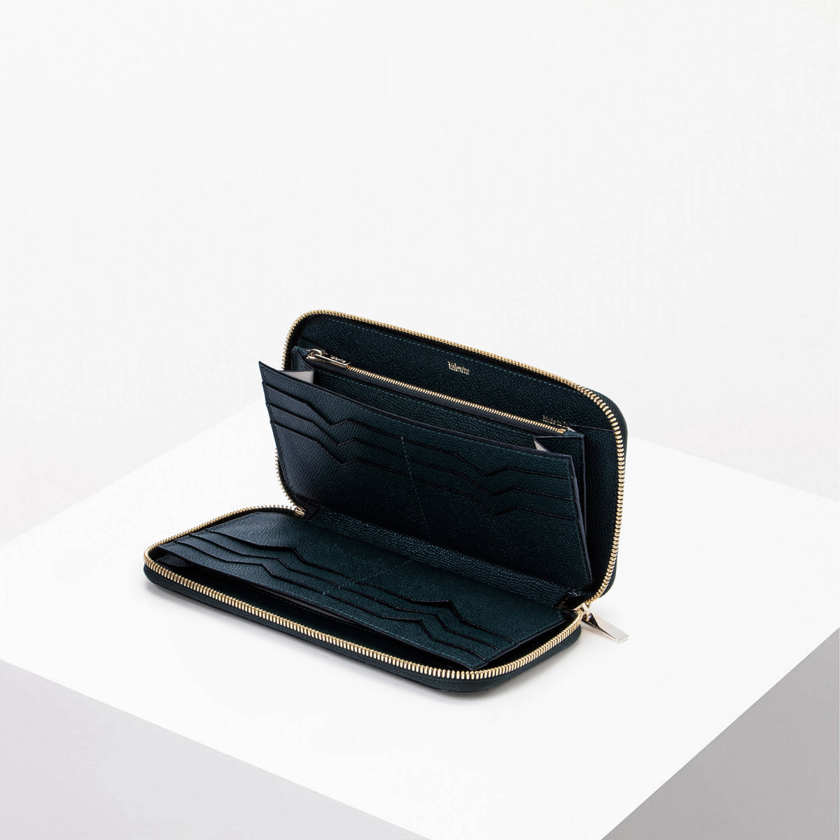 ヴァレクストラ Valextra ジップパース 12カード ダークグレー ジップパース 12カード – Valextra - ヴァレクストラ 公式