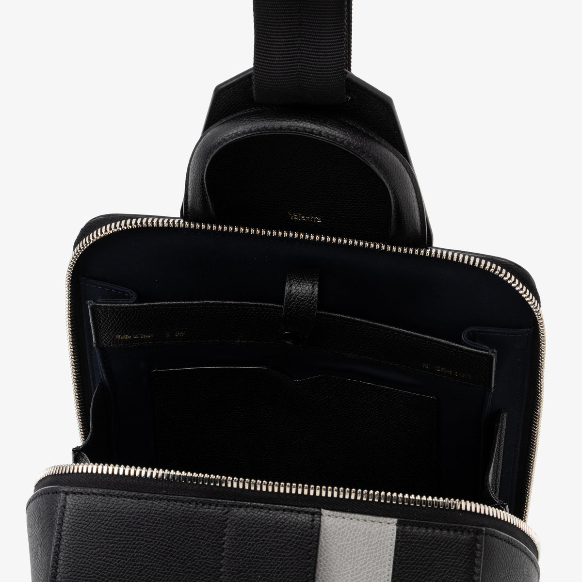 ヴァレクストラ　Vライン ワンショルダー バックパック Vライン ワンショルダー バックパック ブラック 黒