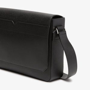 ヴァレクストラ メッセンジャー ブラック