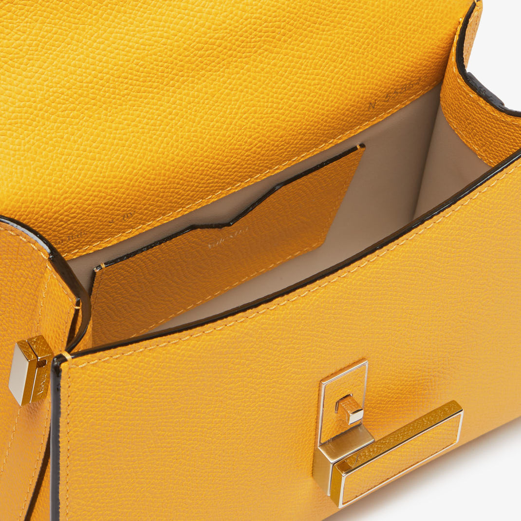 マイクロ イジィデ バッグ | サンシャインイエロー – Valextra
