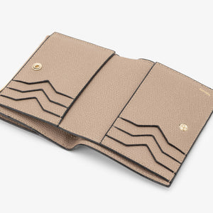 ヴァレクストラ　小銭入れ付き財布 ６カード　サハラ