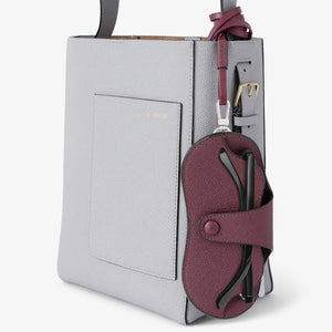 ヴァレクストラ　ストラップ付 メガネケース　アマラント