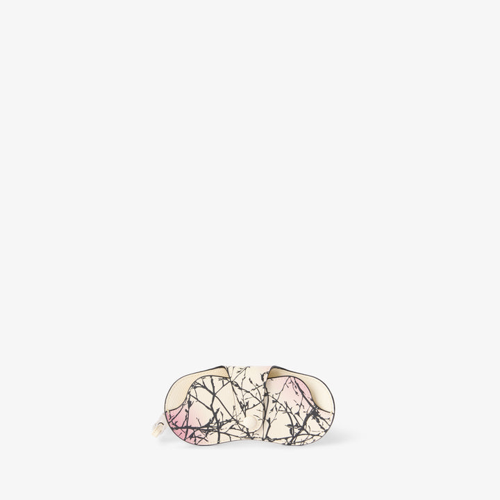 ヴァレクストラ　ストラップ付 メガネケース ラマージュ　ホワイト