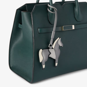 ヴァレクストラ　ホース チャーム　グレー／ホワイト