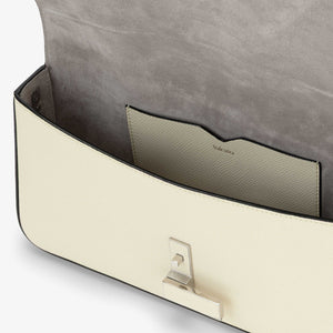 ヴァレクストラ　イジィデ ショルダーバッグ　ホワイト