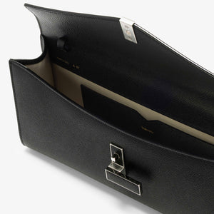 ヴァレクストラ　イジィデ クラッチバッグ　ブラック