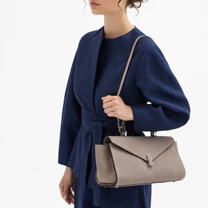 ヴァレクストラ　イジィデ エディター センソ　ヌード