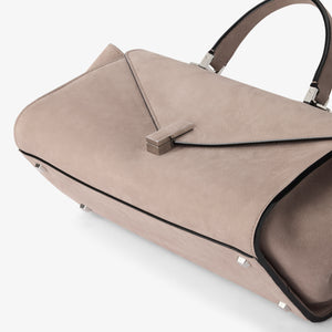 ヴァレクストラ　イジィデ エディター センソ　ヌード