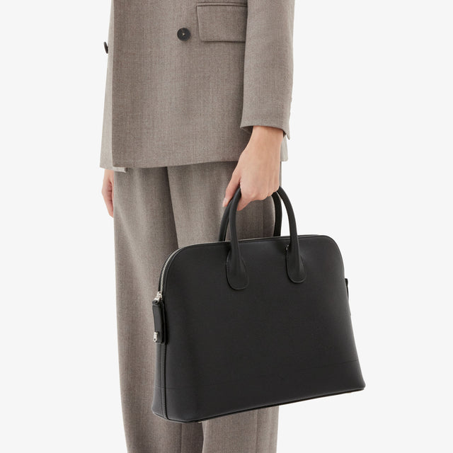 レポーター – Valextra - ヴァレクストラ 公式オンラインブティック