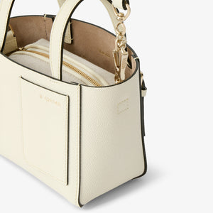 ヴァレクストラ　バケットバッグ ナノ　ホワイト