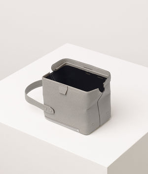 アッシュグレー