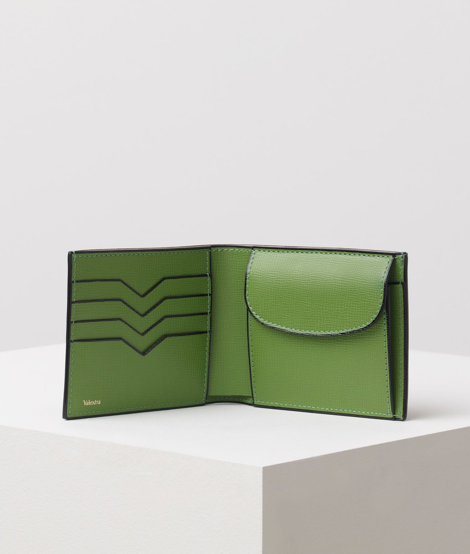 小銭入れ付き二つ折り 4カード – Valextra オンラインブティック